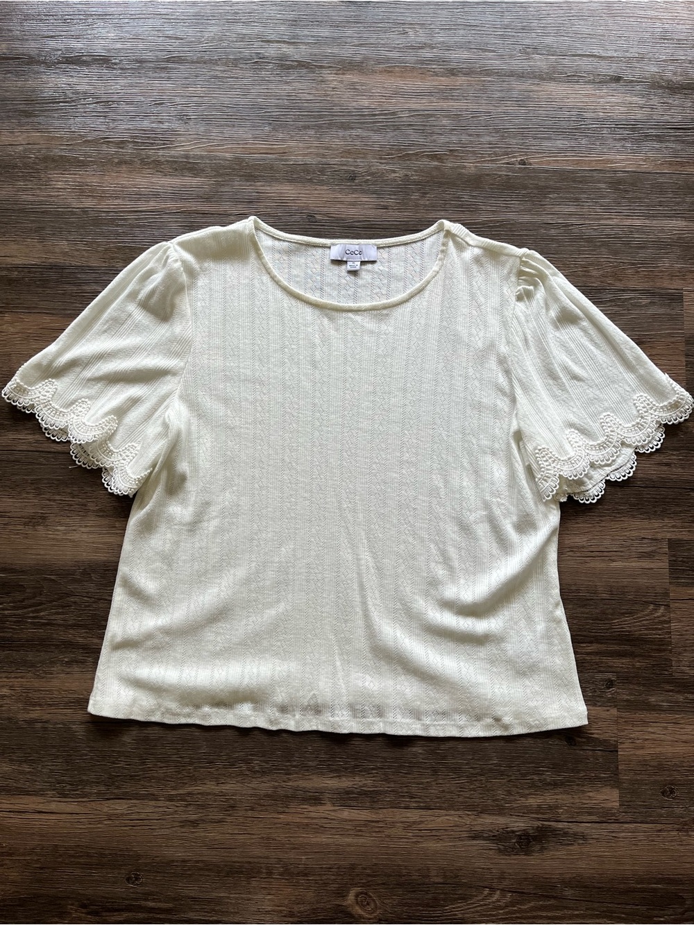 CeCe White Knit Short Sleeve Top